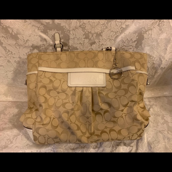 Coach Handbag - Picture 2 of 4